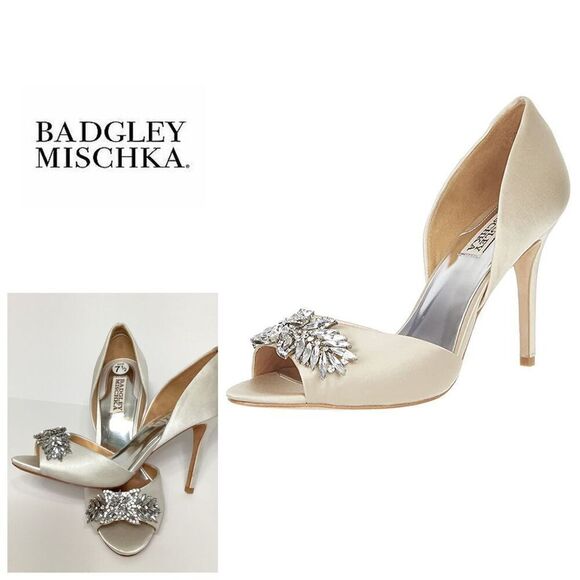 New. Womens Badgley Mischka Nikki Peep Toe Heels, White. Retails $245 - Picture 1 of 16